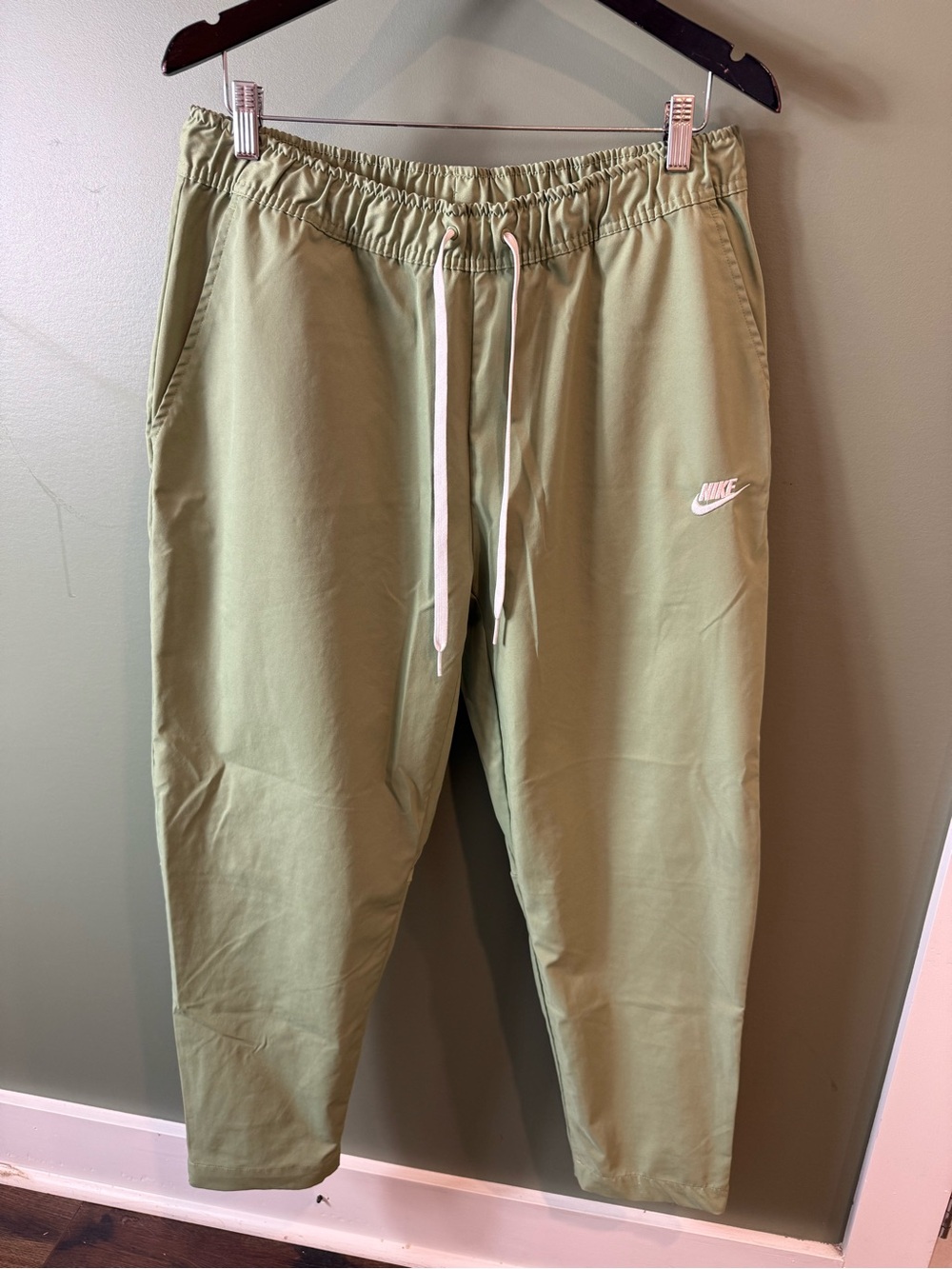 Nike Club Woven Tapered Leg Pants Oil Green White Men’s Size XL